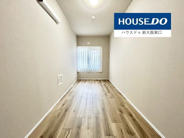 洋室6.7帖。
アクセントクロスが映えます。