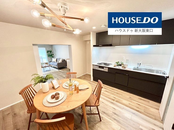 【新調】
シンプルな色合いのシステムキッチン。
人工大理石像なのでお手入れもらくらく!