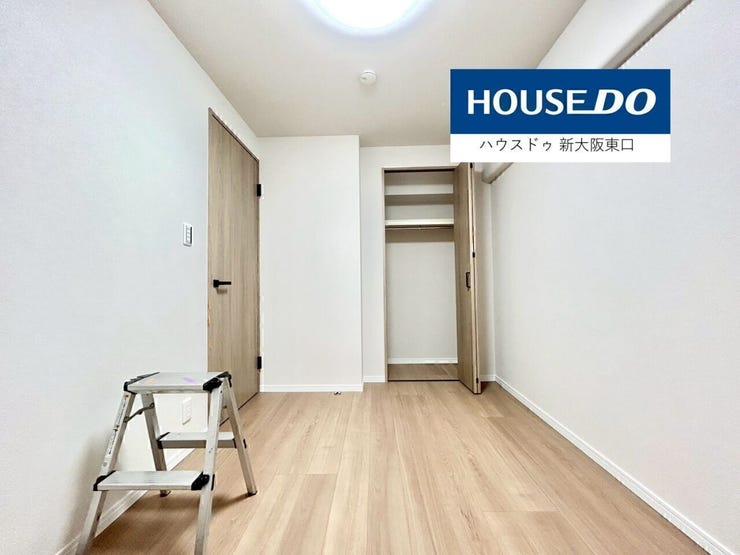 北向きに窓がありクローゼットもある5.1帖の洋室です。