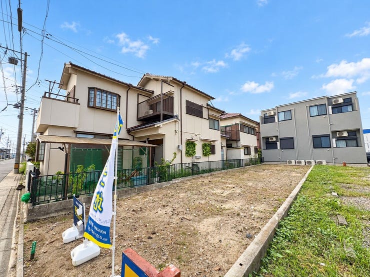 【駅まで徒歩10分圏内】便利なアクセスで毎日がもっと快適に。急な用事や通勤・通学も、駅まで歩いてすぐなので、時間に余裕を持って動けます。駅までの道のりも気持ちよく、毎日の少しの移動が楽しみに変わります
