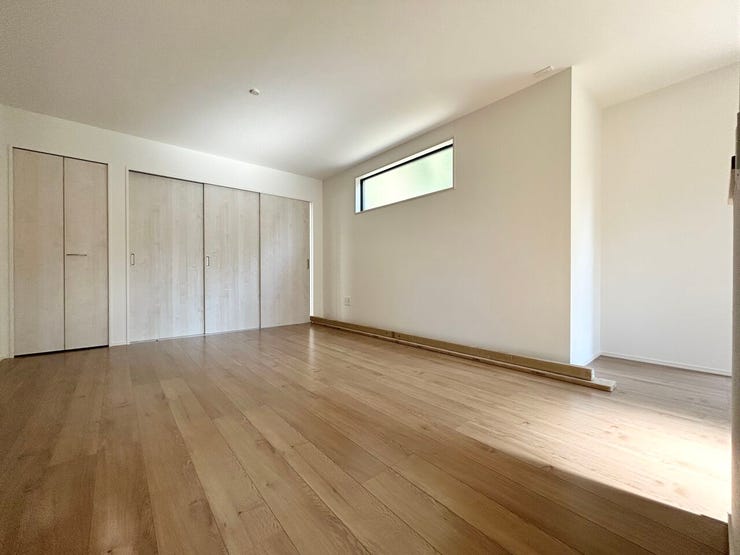 ■安らぎと笑顔の中心地■陽光が優しく降り注ぎ、会話が自然と弾む。ここでは、毎日が特別な時間へと変わります。