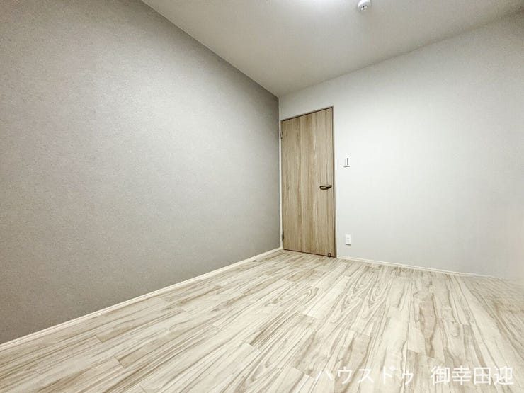 ■洋室①■心からリラックスできる静けさ、上質な眠りで、毎日をリセットします。明日への活力を養う空間です。