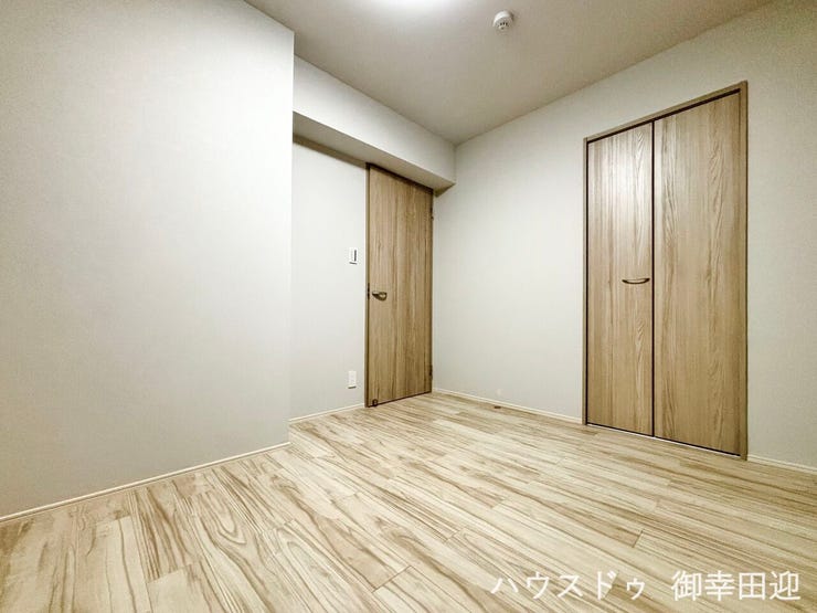 ■洋室②■寝室、書斎、趣味の部屋。家族の成長やライフスタイルに合わせ、様々な使い方ができる快適な空間です。