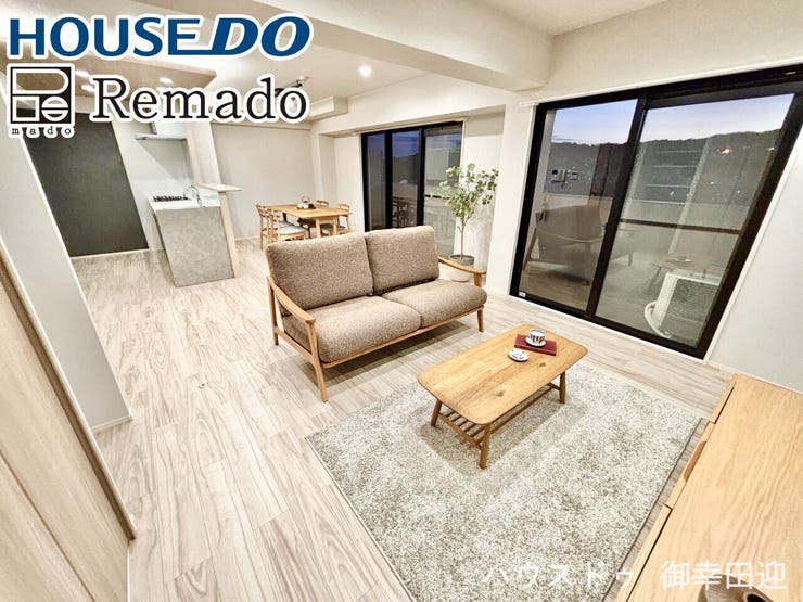 【リビング】
■安らぎと笑顔の中心地■陽光が優しく降り注ぎ、会話が自然と弾む。ここでは、毎日が特別な時間へと変わります。