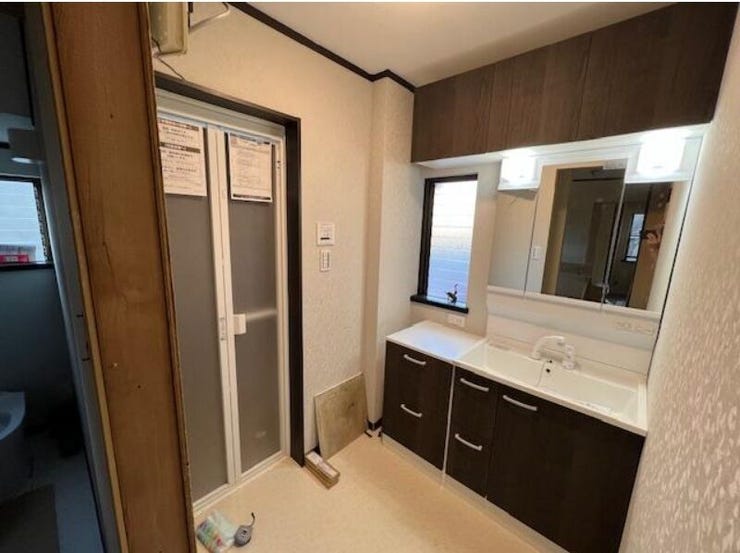 【洗面所】
2026年3月外内装リフォーム完了に向けて内装工事中!
完成が楽しみです♪