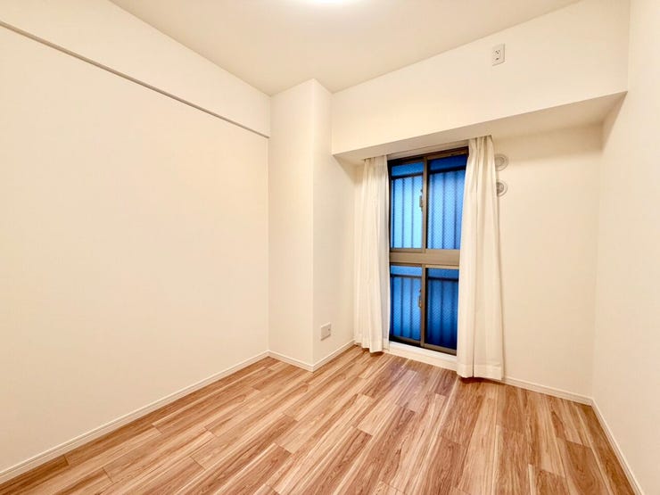 〈4.6帖〉曇りガラス×面格子でプライバシー対策と防犯対策◎