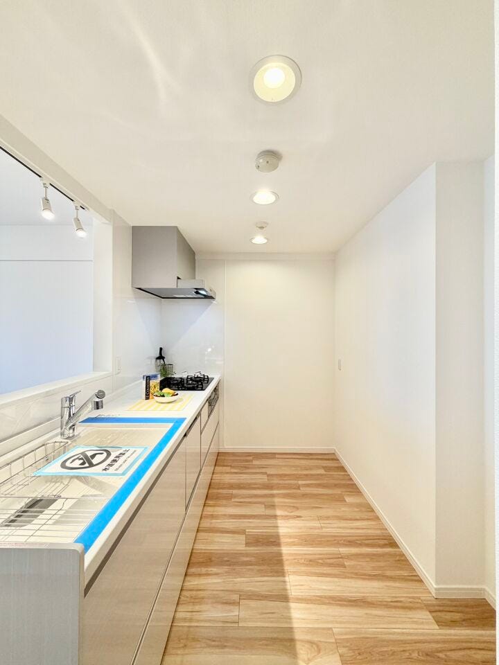 キッチンまわりも広さを意識して設計しましたので、動線が比較的スムーズです。