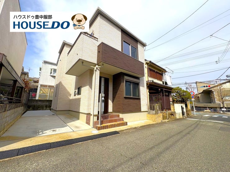 お車2台駐車可能なカースペース付きの再生住宅!!
緑豊かで閑静な平坦地に立地しており、子育てにピッタリの住環境です!