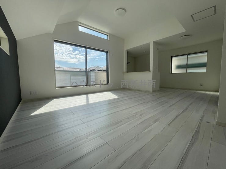 明るく開放感のあるリビング