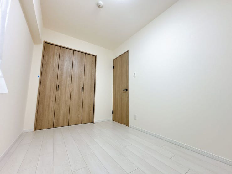 ご家族揃ってお休みいただける、広々としたお部屋です。