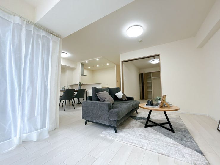 開放感のある広いLDK!
家具やインテリアの配置も楽しめます。