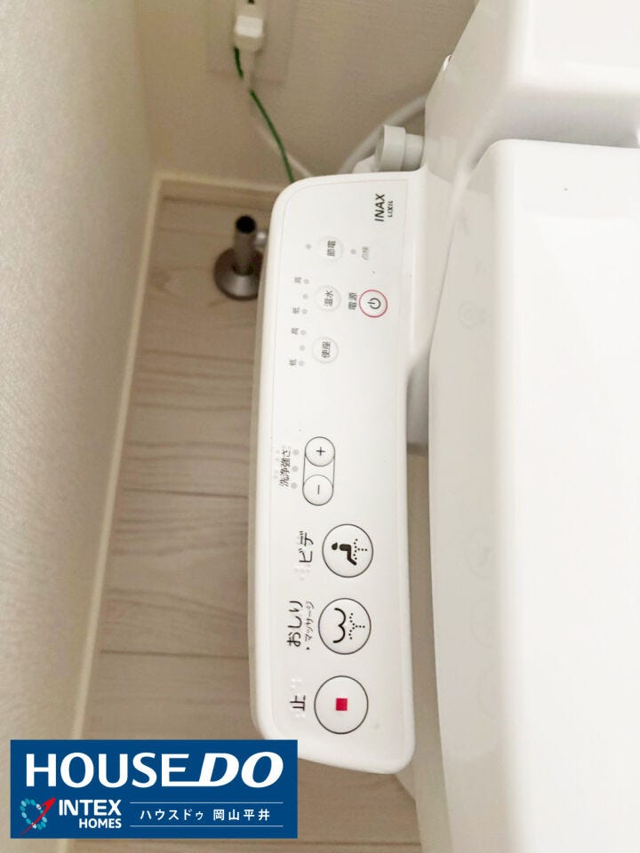 毎日使う場所だからこそ、清潔感と機能性にこだわりました!冬場でもひんやりしない暖房便座や、便利な洗浄機能で家族みんなが快適に過ごせます。