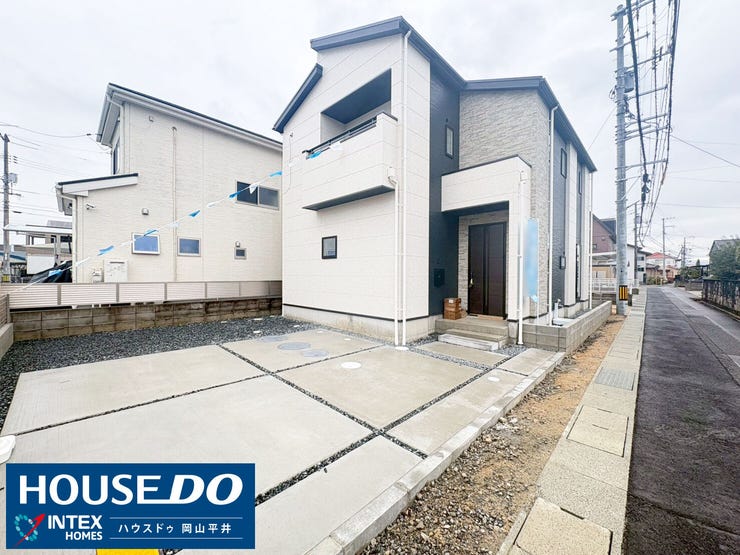 【外観】
車2台分をゆったり停められるカースペースが魅力!小さなお子様の乗り降りもスムーズで、お買い物帰りも助かりますね。落ち着いた配色の外観が、帰宅する家族を優しく迎えてくれる素敵なマイホームです!