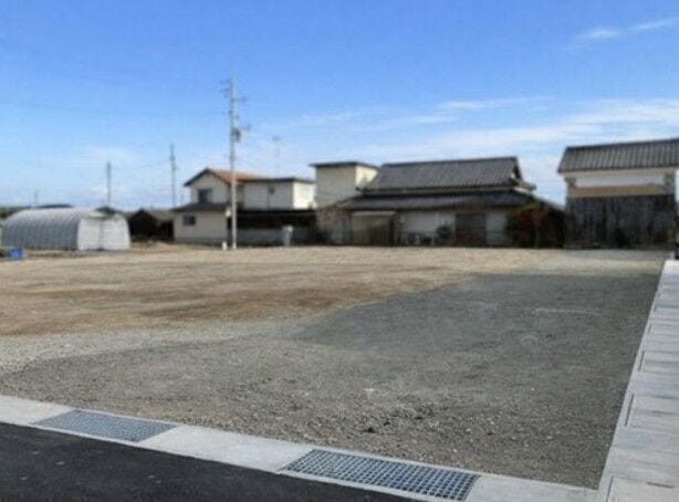 【外観】
●国道180号線アクセス良好♪