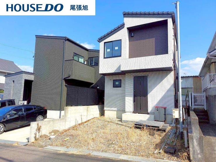 【駐車2台可能】車を2台所有している方には嬉しい、駐車スペースがしっかり確保された物件。来客時にも余裕を持って駐車できるため、家族や友人との時間ももっと楽しくなります。暮らしにゆとりが生まれますね。