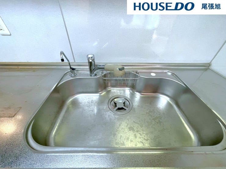 【シンク】非常に丈夫で高温にも強く、熱い鍋などを直接置いても問題なし!水に強くて錆びにくいのでお手入れも簡単!スタイリッシュなデザインが魅力のステンレスシンクです。長く使いやすい素材として人気です♪