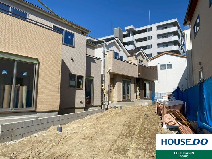 【建築中 基礎段階】住まいの安心は見えない部分から始まります。基礎段階の今だからこそ、家づくりへの信頼を直接確認。未来の暮らしを支える住まいを、完成まで一緒に見届けましょう。建築中からご内覧可能です!