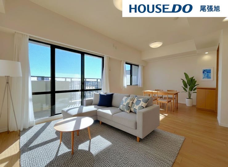 【リビング】
【家具配置イメージ/リビング】光が優しく差し込む明るいリビング♪最高の家族団らんのお時間をお過ごしいただけます♪ひろびろとしたLDKで、ソファや4人掛けテーブルを置いても使いやすい配置です。