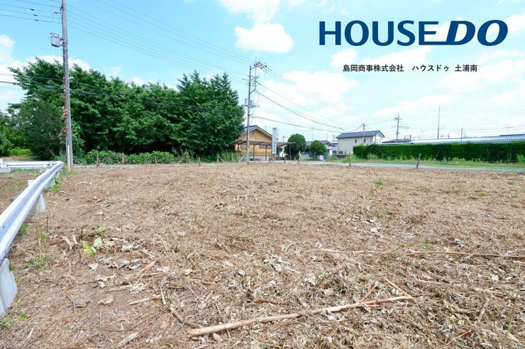 【北西側から撮影】
周囲は建物が少なく、駐車場や幼稚園がございます。