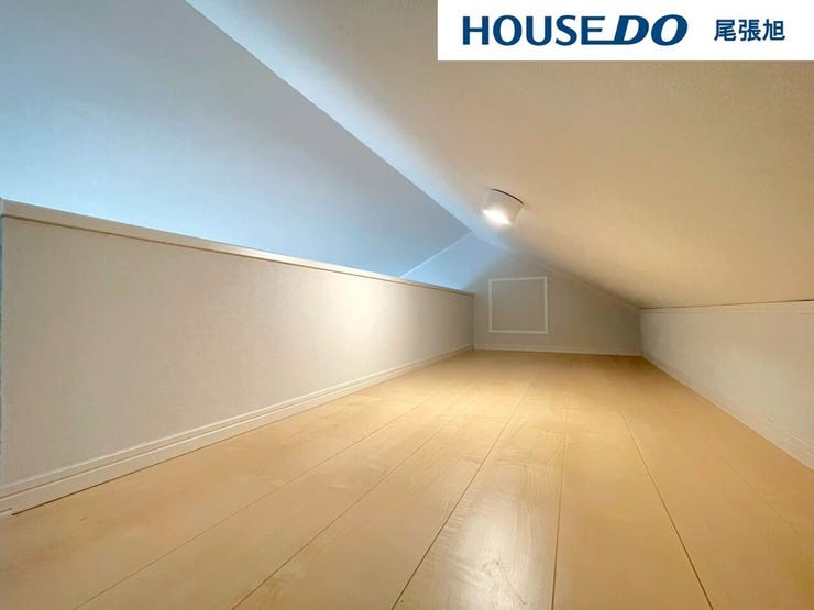 【ロフト】大容量の収納スペースです。日用品や、玄関に置いておくと便利なマスクや、季節物家電、お子様の外遊び用のおもちゃなどを収納してはいかがですか?お部屋もすっきりしますね♪