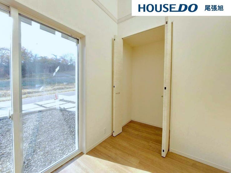 【収納】ちょっとした収納って便利ですよね♪日用品や、食料品、お掃除道具や、お気に入りのアクセサリー、お子様の外遊び用のおもちゃなどを収納してはいかがですか?お部屋もすっきりしますね♪