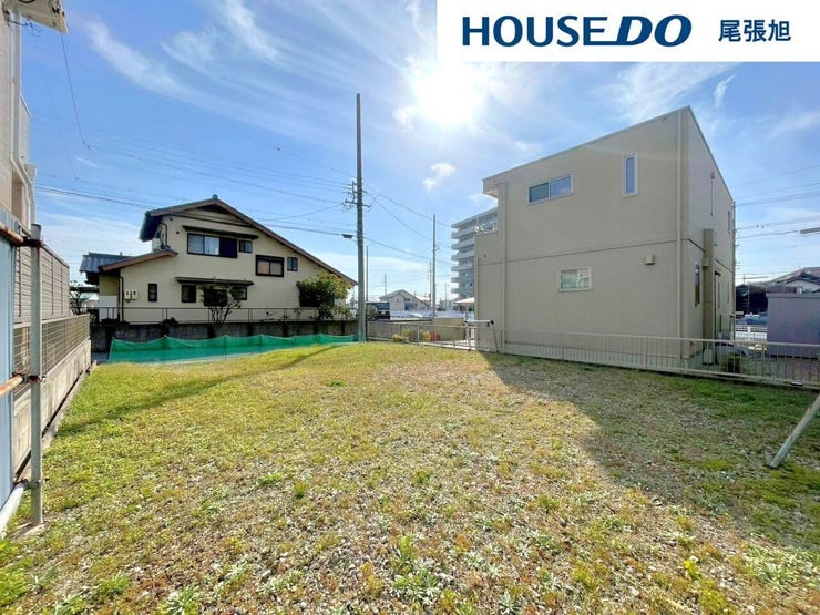 【現地写真】お好きなメーカー・プランで、この土地で、新たな生活が始まります。自分の思い通りに設計できる自由な空間で、理想の家を建てて、家族全員が笑顔で過ごせる素敵な毎日を手に入れましょう。