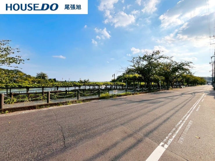 【前面道路】現地をご覧いただき、周辺環境なども一緒に ご確認いただけます!周辺環境もご案内いたします!安心してお住まいが購入出来るようサポート致します! お気軽にお問い合わせくだいませ◎