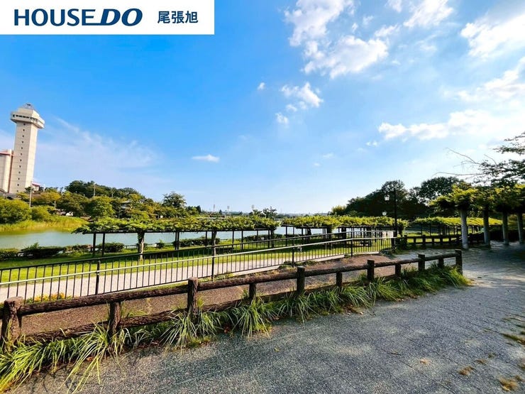 【小学校まで徒歩5分圏内】朝のバタバタを軽減し、余裕を持って一日をスタートできます。近い距離に学校があることで、お子様も安心して通学でき、帰宅後はすぐに家でリラックスできるのも嬉しいポイント。