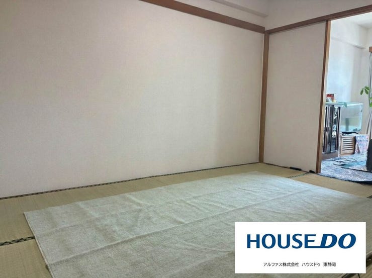 リビングに隣接した6帖の和室。ふすまを開放すれば、LDKと合わせて約20帖の大空間に!お子様の遊び場や、ちょっとしたお昼寝スペースとしても大活躍します。」