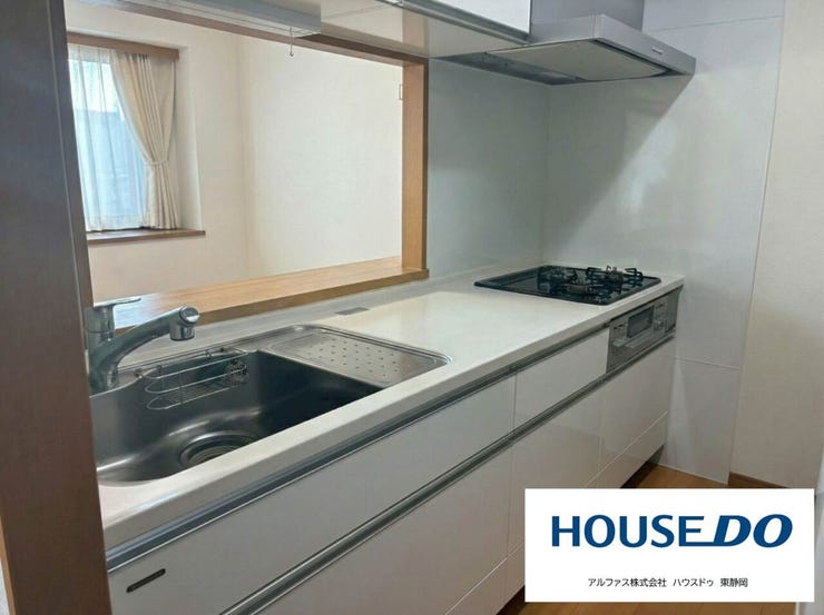 見晴らしの良い明るいリビングと、会話が弾む対面キッチン!