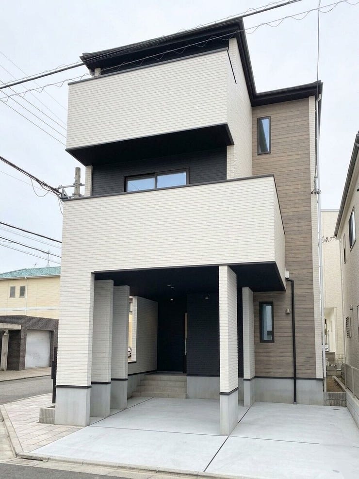 【外観】
20帖超の広々LDK
穏やかな住環境で叶えるゆとりある3階建て新生活