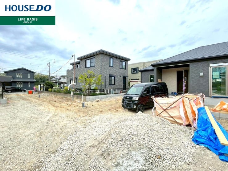 【小学校まで徒歩15分圏内】子どもも安心して通える距離感。少し歩くことで、健康的な生活習慣を身につけることができ、自然と体力も養われます。お迎えや急な用事があった時に便利な距離感で、安心して見守れます