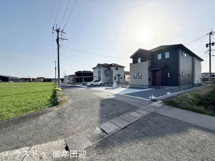 ■理想を叶える新しい暮らしの舞台■高いデザイン性と機能性を兼ね備えた住まい。ここで、家族の新しい物語が始まります。