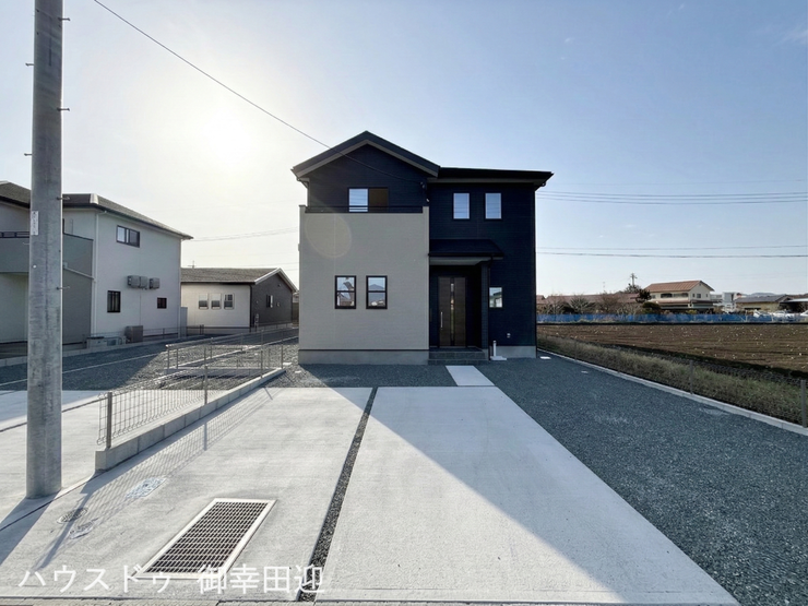 ■車と趣味の幅が広がる場所■単なる駐車スペースではない、洗車やタイヤ交換、DIYにも使える多目的な屋外スペースです。