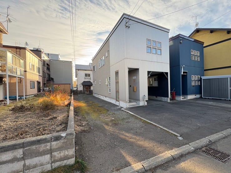 【外観】
小学校が徒歩5分圏内にあり、子育てしやすい環境です。