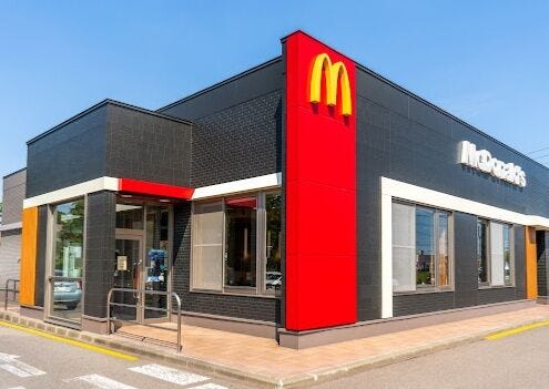 換気しやすく明るい窓付きの浴室