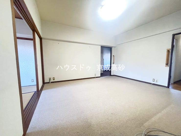 毎日の疲れを癒す主寝室。リラックスできる時間をお過ごしください。