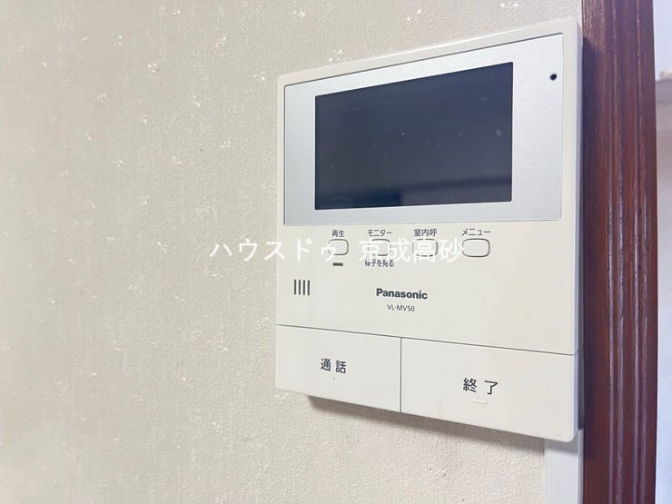 来訪者の確認をして対応出来るTVモニター付インターホン!お子さまのお留守番にも安心ですね!