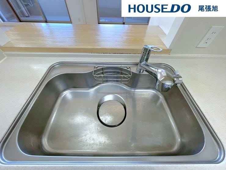 【シンク】非常に丈夫で高温にも強く、熱い鍋などを直接置いても問題なし!水に強くて錆びにくいのでお手入れも簡単!スタイリッシュなデザインが魅力のステンレスシンクです。長く使いやすい素材として人気です♪