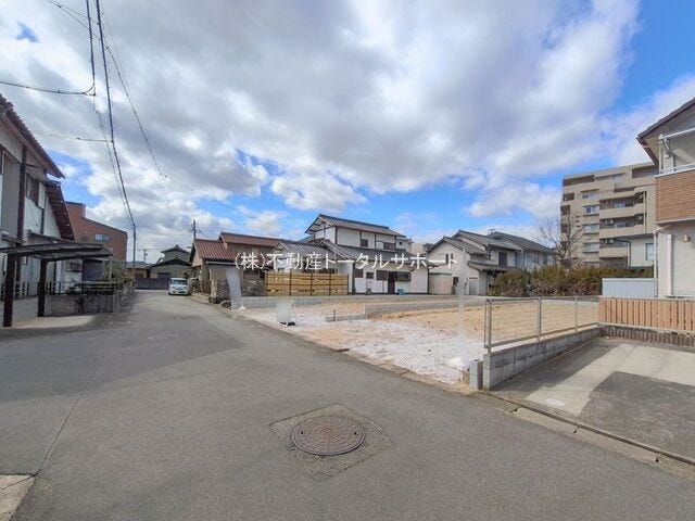 近鉄名古屋線「富吉」駅徒歩約4分!JR関西本線「永和」駅徒歩約13分!2沿線利用可能につき通勤通学に便利です(^^)/