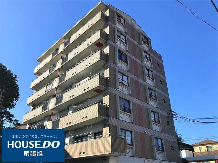 【外観】
【建物外観】ホッと落ち着く親しみを感じさせてくれる外観。開放感があり、遮るものもなく気持ちのいい景色が広がります。お部屋にも爽やかな風と暖かく柔らかな日差しが差し込み、毎日の暮らしを豊かに彩ります。