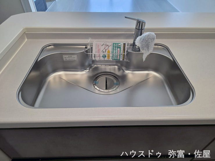 浄水器内蔵ハンドシャワー♪蛇口の先端に浄水器を内蔵しているため場所をとりません!