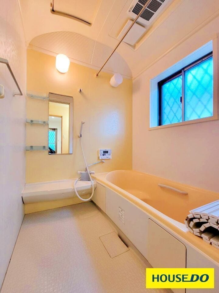 ゆったりとした浴槽で一日の疲れを癒せます。