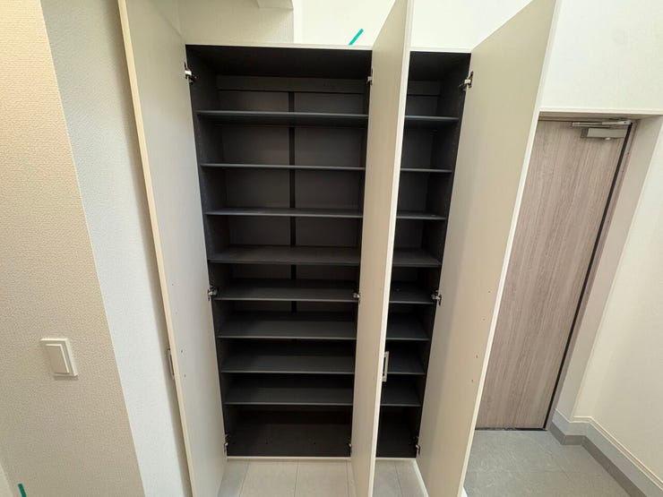 可動棚付きの土間収納!