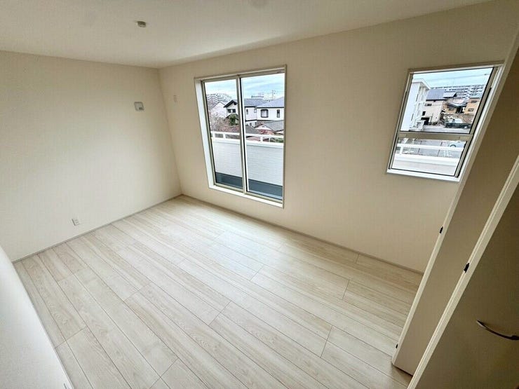 【Bedroom】ナチュラルな内装で、リラックスできる空間。寝室や書斎にも最適です。