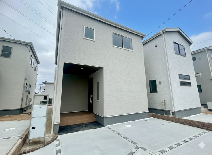 【Exterior】スタイリッシュな外観。周囲に調和する落ち着いた佇まいが魅力です。