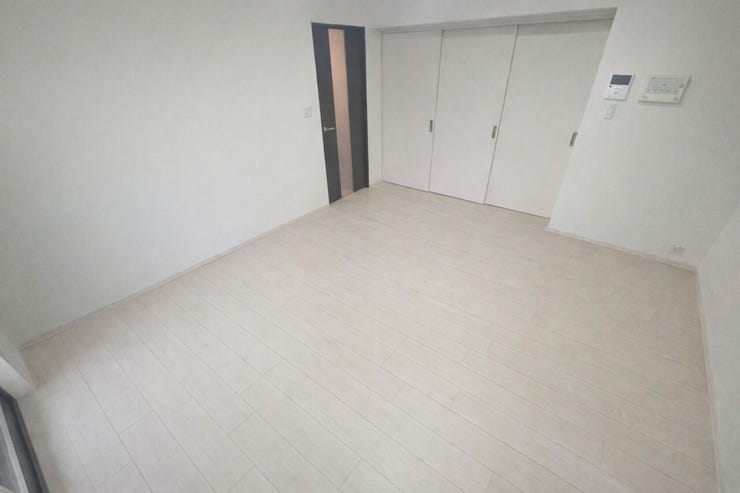 ※空室をイメージしCG加工したものです。
画像は実際の室内写真と間取り図から再現した「室内イメージ」で実際とは多少異なります。