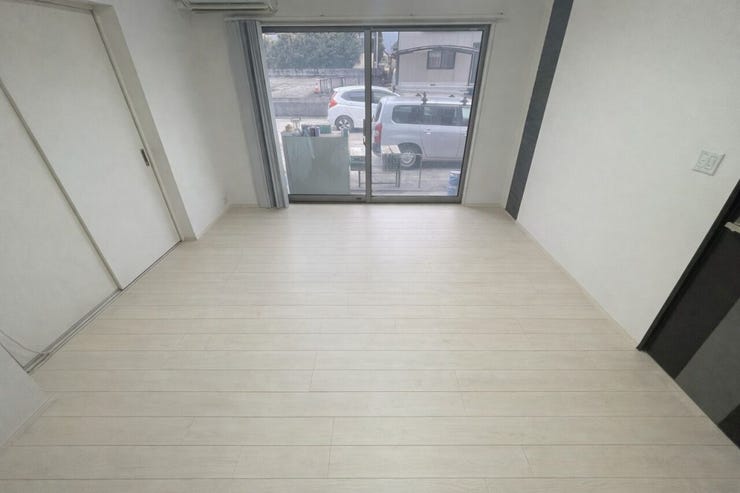 ※空室をイメージしCG加工したものです。
画像は実際の室内写真と間取り図から再現した「室内イメージ」で実際とは多少異なります。