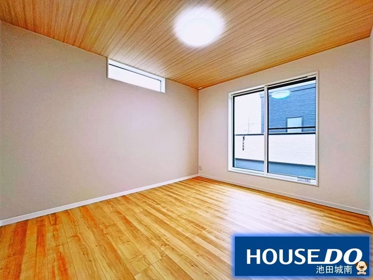 アクセントクロスの温かみのある洋室です♪♪