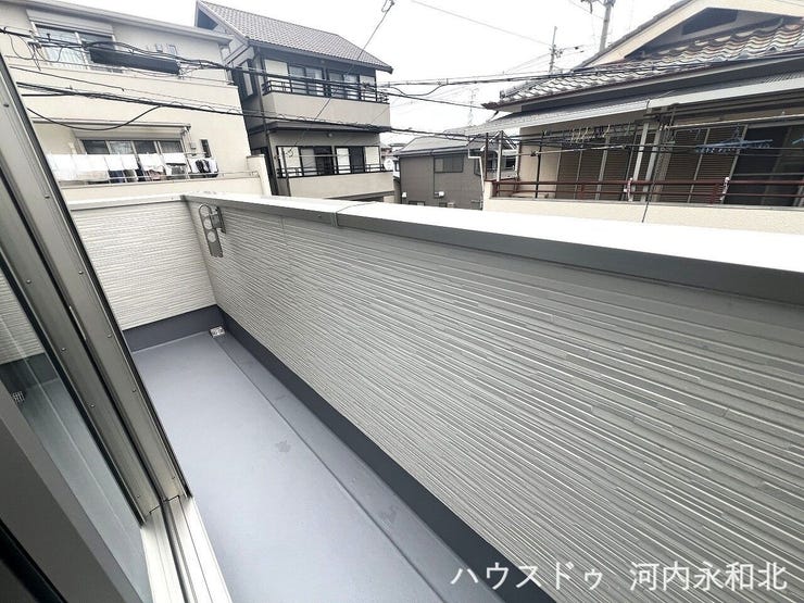 2F 東向きで日当たり・眺望・通風・採光良好です。